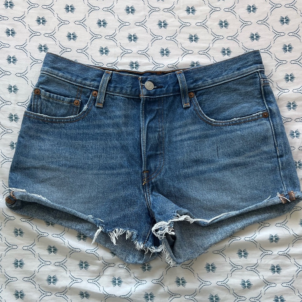 LEVI’S 501 CLASSIC DENIM SHORT